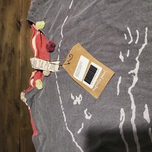 EUC with tag Magnolia Pearl Gandhi Love Tee